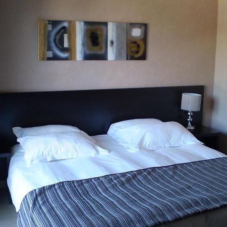 Augustin Marie Hotel Bonifacio  Phòng bức ảnh